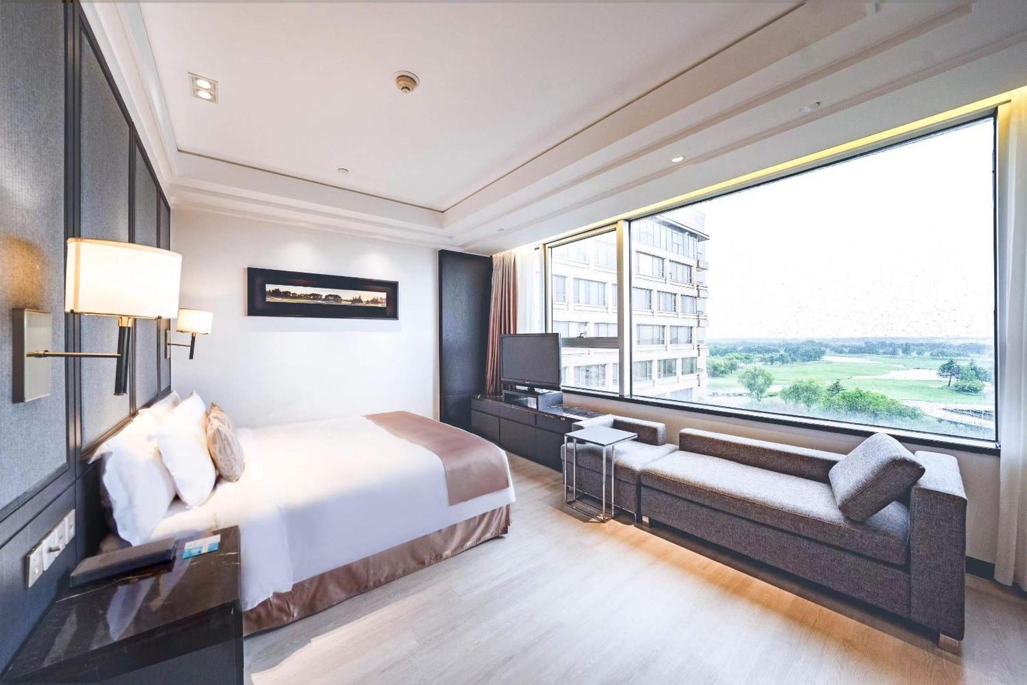 Crowne Plaza Shanghai Anting-Auto City - 15 Minutes Drive To F1 Jiading Eksteriør billede