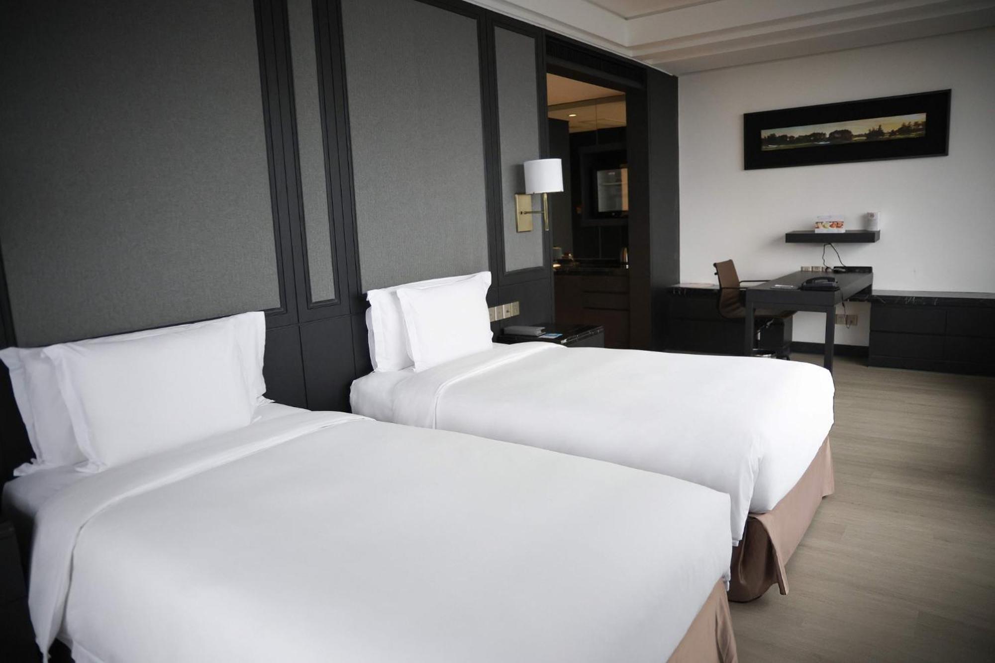 Crowne Plaza Shanghai Anting-Auto City - 15 Minutes Drive To F1 Jiading Eksteriør billede